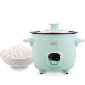 DASH .05 quart Mini Rice Cooker Steamer Nonstick keep warm